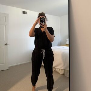 Figs Charcoal Scrub Set